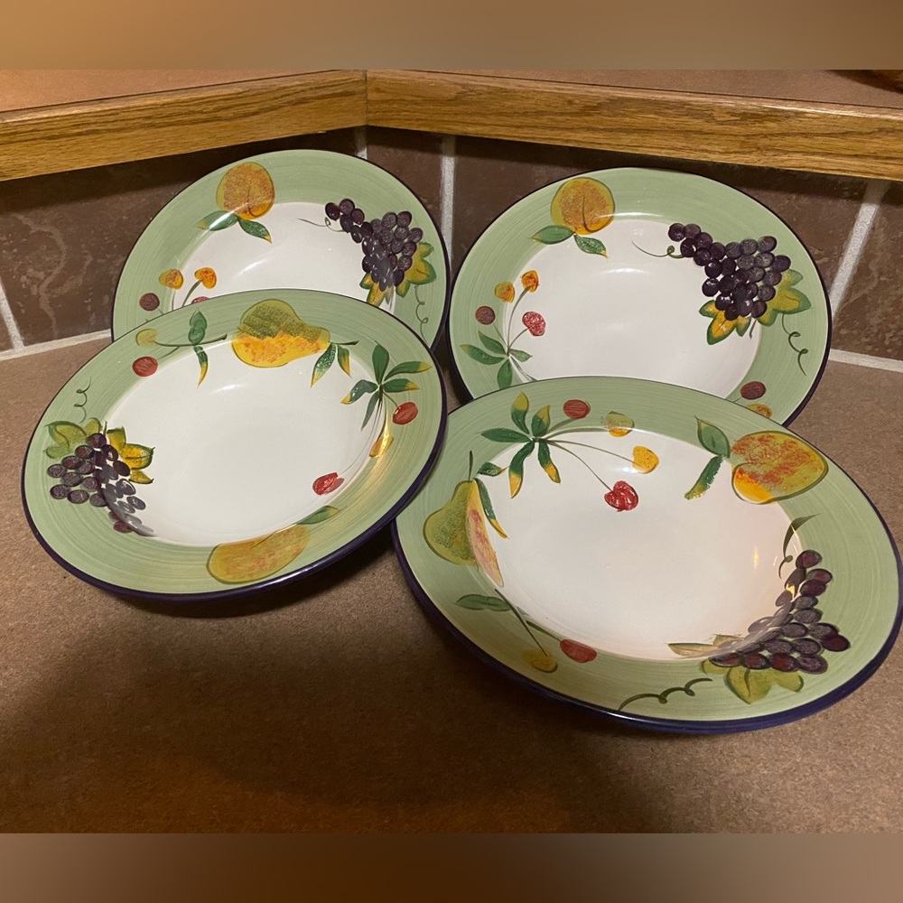HD Designs Rimmed Soup Pasta Bowls 
Set of 4